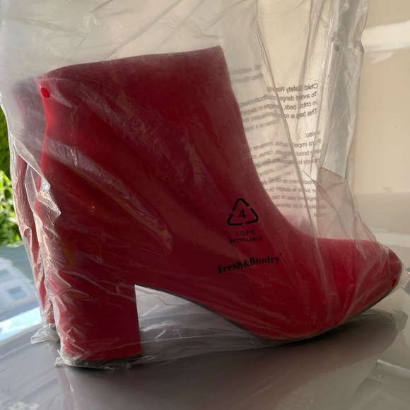NWT INC International Concepts Red Lava Suede Close Toe Ankle Boots, Size 8 - Picture 11 of 12